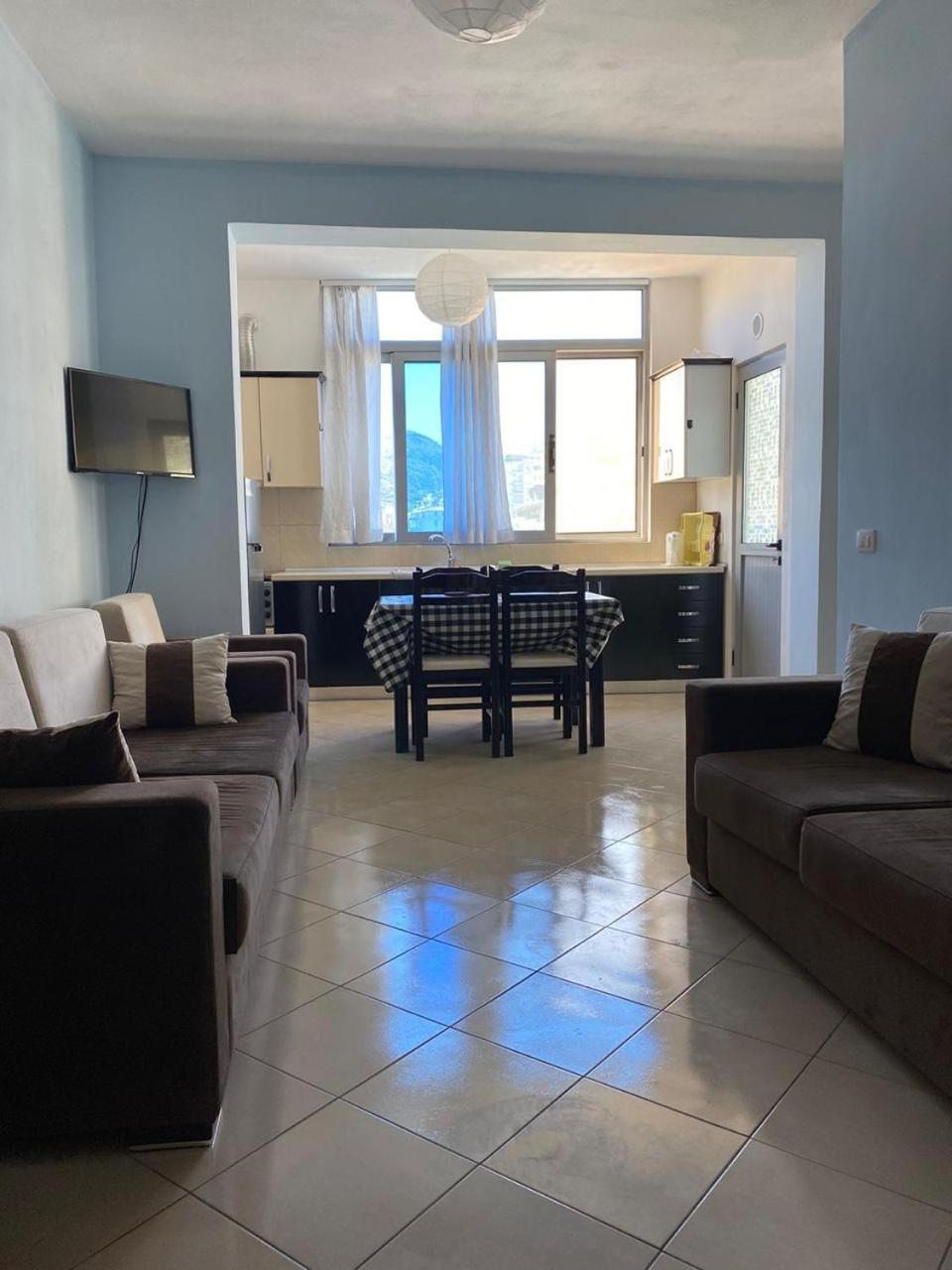 Tulipani Apartments Near Promenade Saranda Kültér fotó